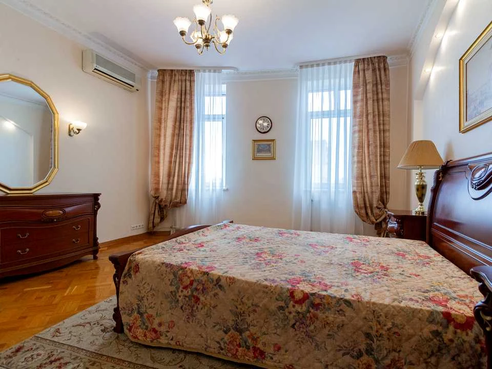 Квартира. Київ, Лесі Українки бульв.