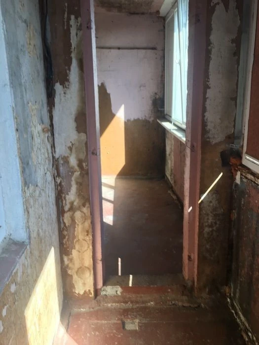 Urgent! 1-room apartment for sale. Dniprovsky district. Raiduzhny