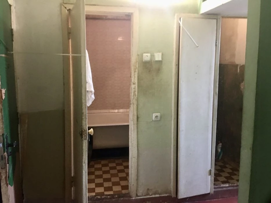 Urgent! 1-room apartment for sale. Dniprovsky district. Raiduzhny