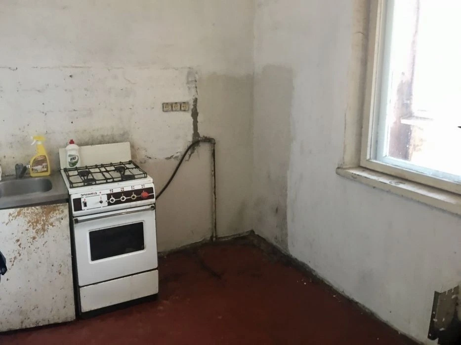 Urgent! 1-room apartment for sale. Dniprovsky district. Raiduzhny
