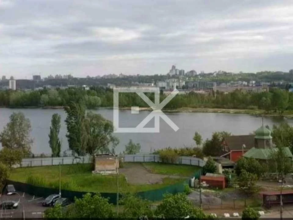 Квартира. Київ, Героїв полку "Азов" вул.
