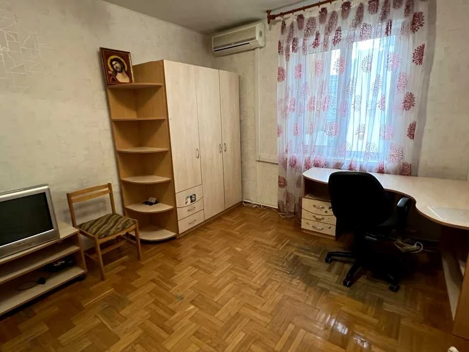 Квартира. Київ, Бориса Гмирі вул.