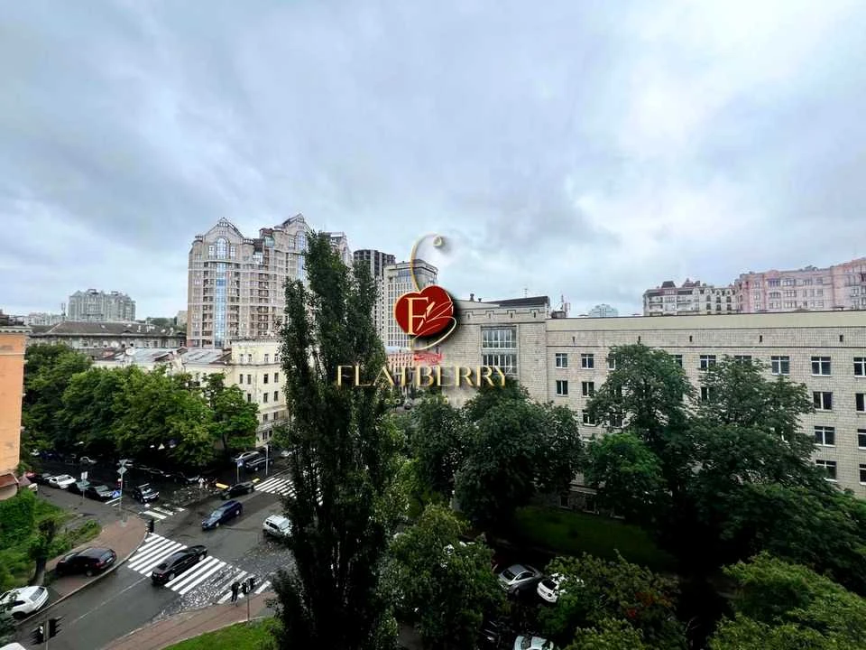 Квартира. Київ, Богдана Хмельницького вул.