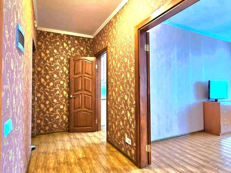 Квартира. Київ, Дніпровська набережна вул.