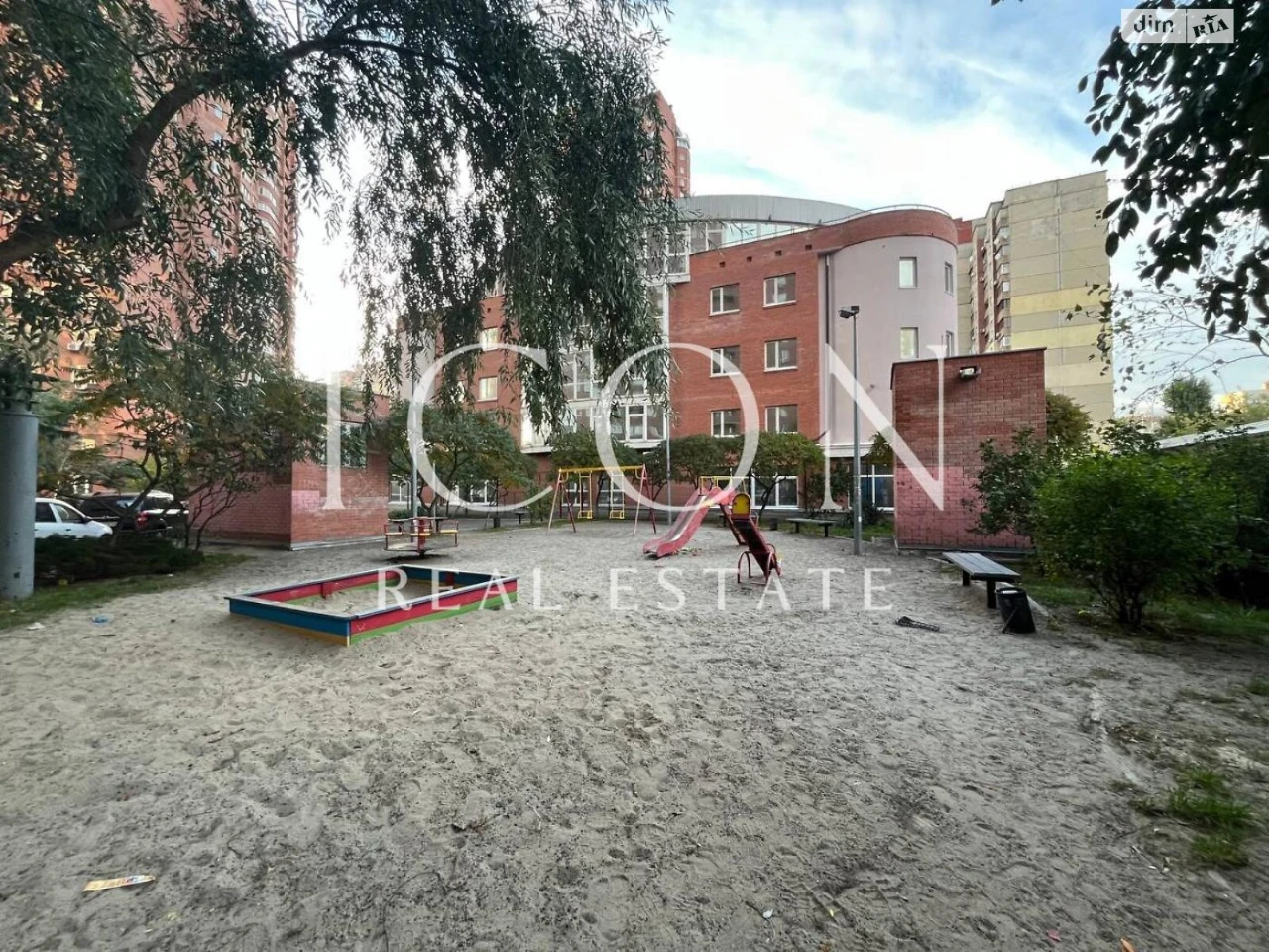 Продаж Квартира Дарницький