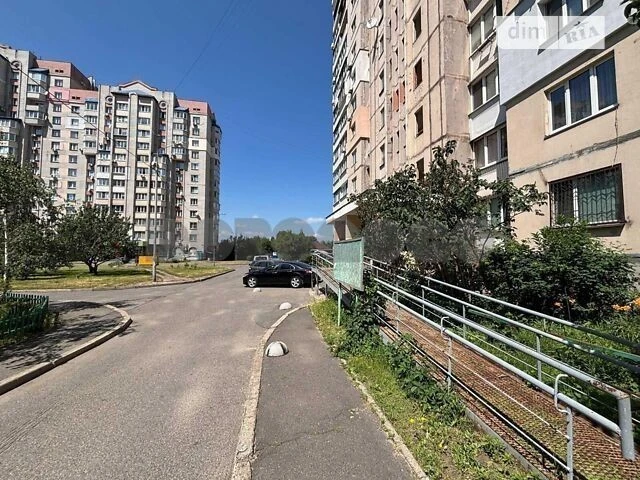 Продаж 2к квартири 55.8 кв. м на вул. Алма-Атинська 39 • ID