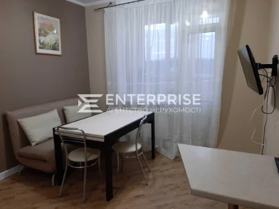 Продаж 2к квартири з ремонтом  пр.Ясинуватський  Держ.програ