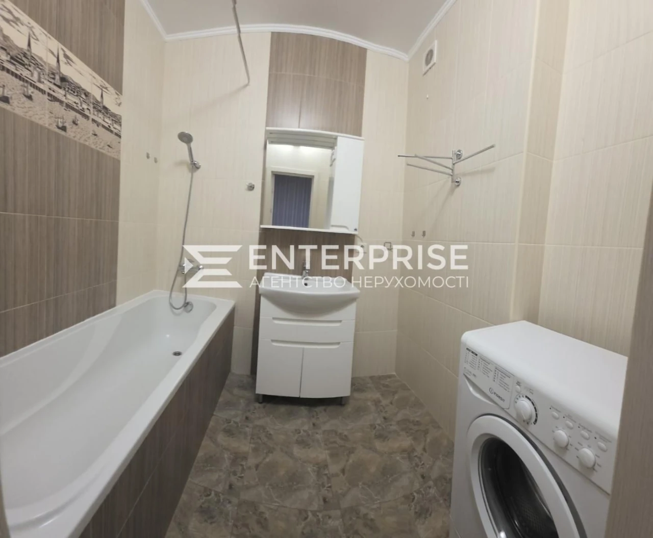 Продаж 2к квартири з ремонтом  пр.Ясинуватський  Держ.програ