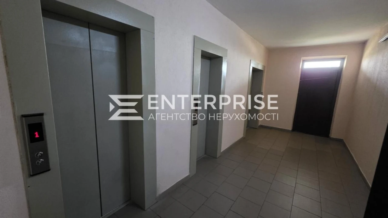 Продаж 2к квартири з ремонтом  пр.Ясинуватський  Держ.програ