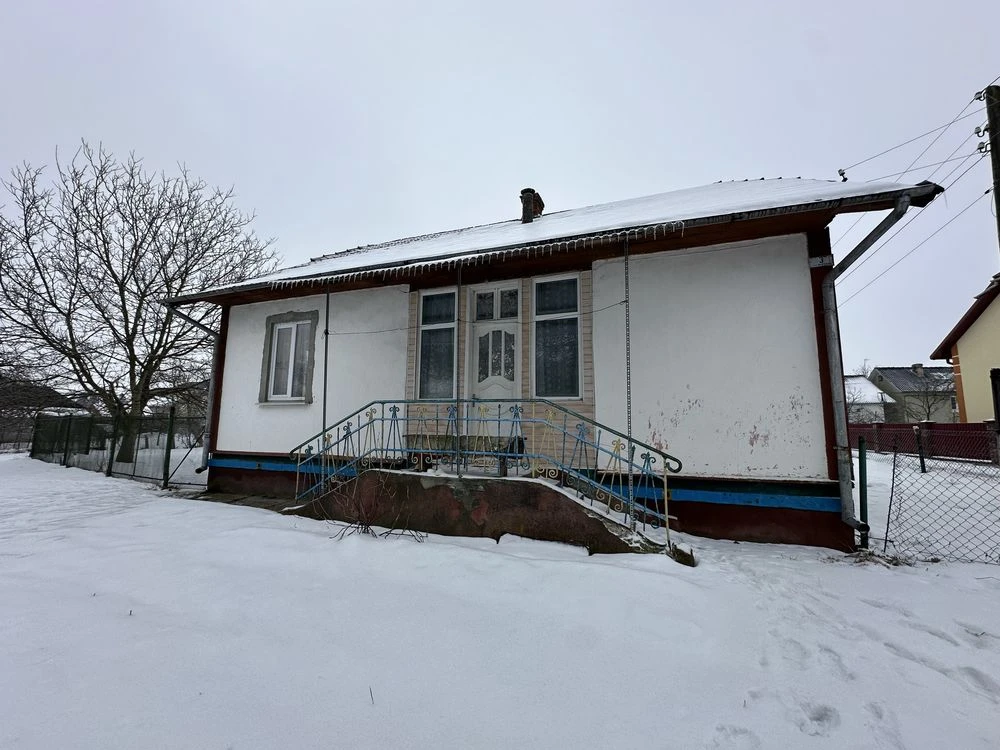 Продається будинок  поблизу м.Стебника (с.Доброгостів)