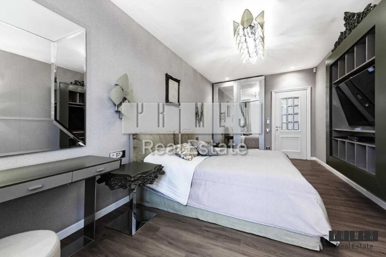 For sale apartment with a view in the Pokrovsky Posad residential complex, Glybochitskaya