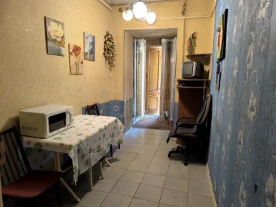 Продам свою 2-комнатную  квартиру Молдаванка, рядом  парк, ц
