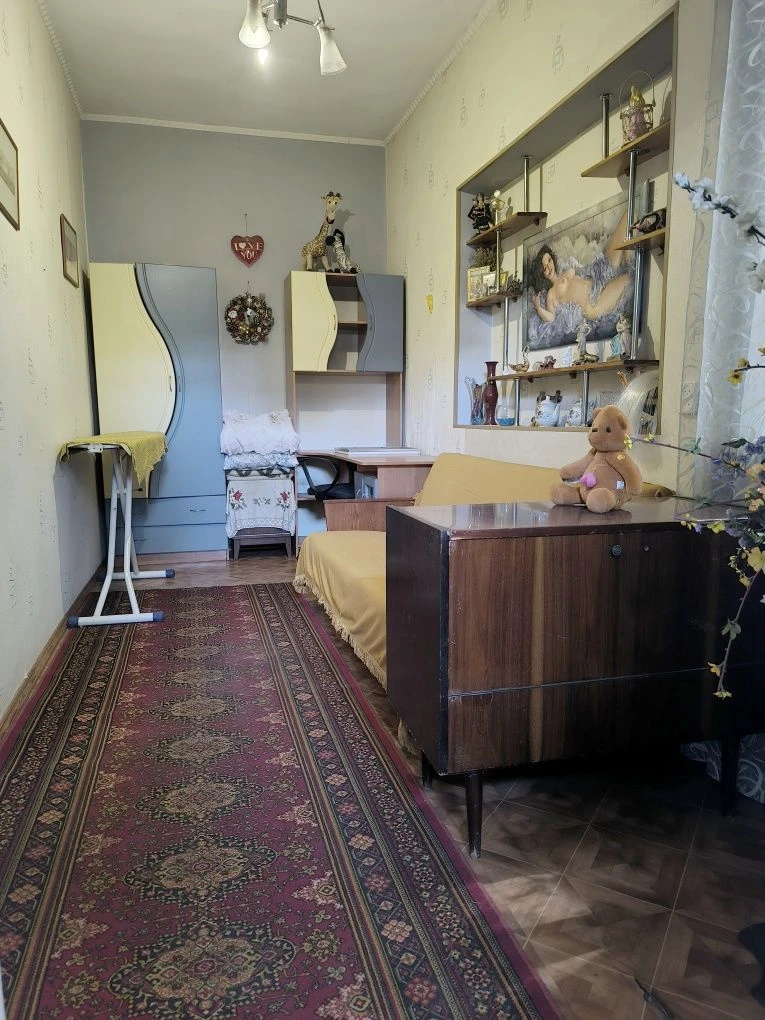 Продам свою 2-комнатную  квартиру Молдаванка, рядом  парк, ц