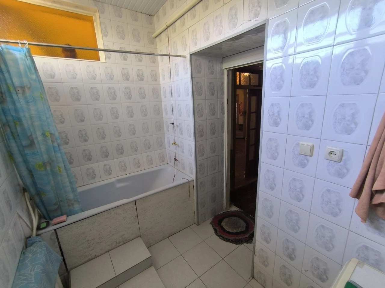 Продам свою 2-комнатную  квартиру Молдаванка, рядом  парк, ц