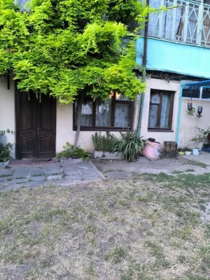 Продам свою 2-комнатную  квартиру Молдаванка, рядом  парк, ц