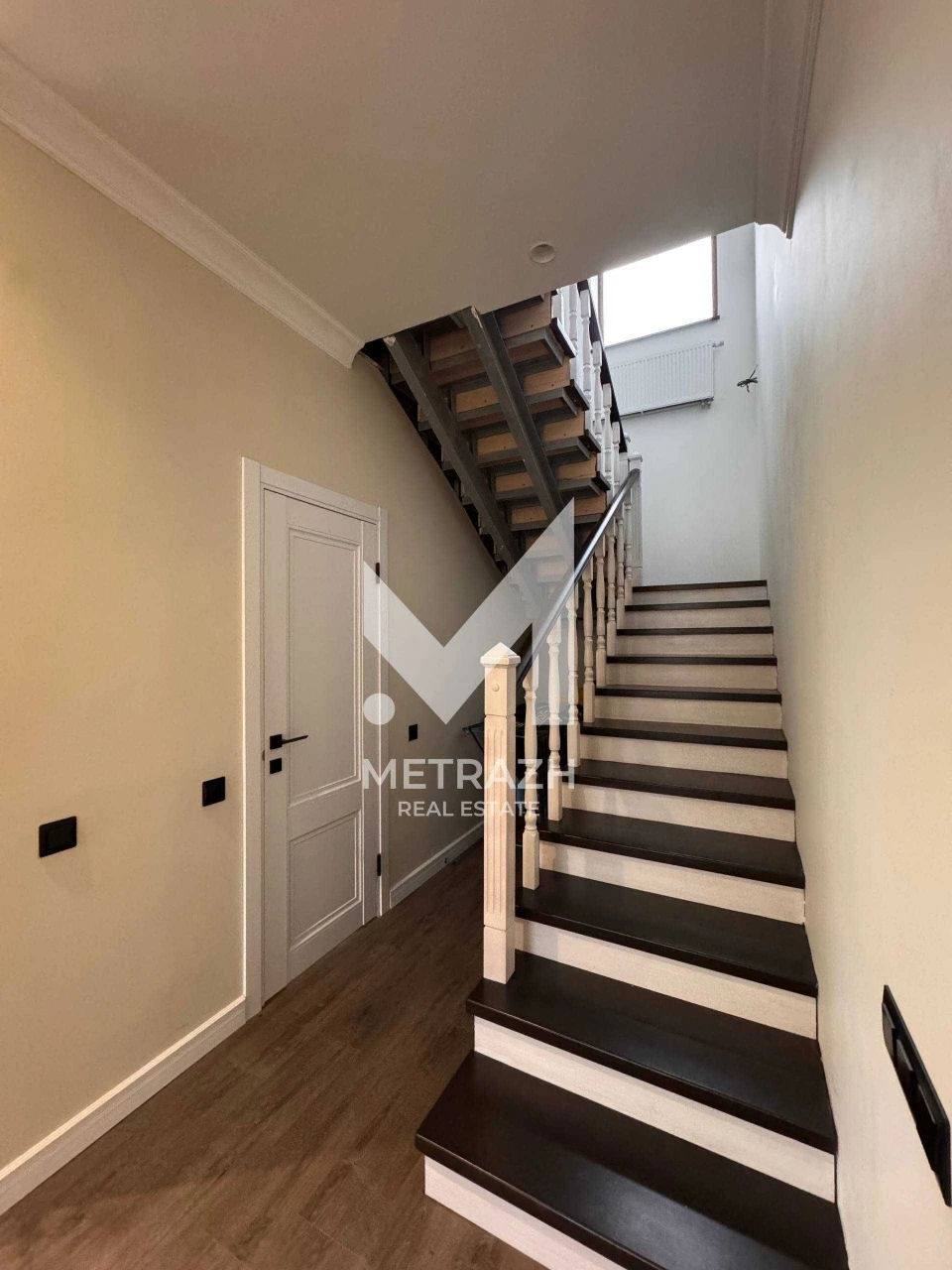 Продам современный двухэтажный дом 215 м² Участок 8,5 соток