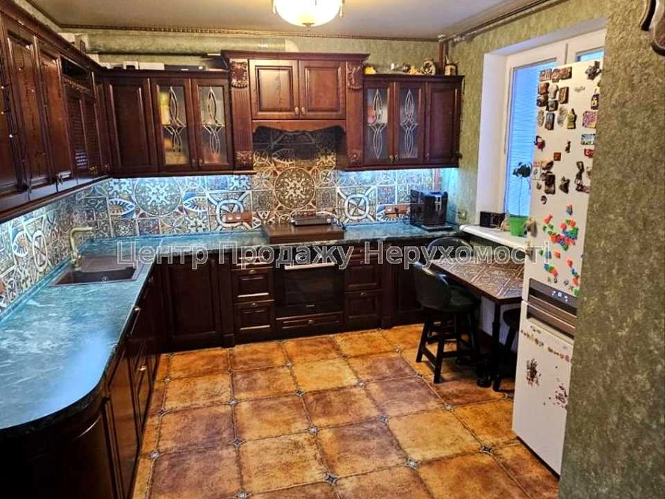Apartment. Kharkiv, Peremohy Avenue.