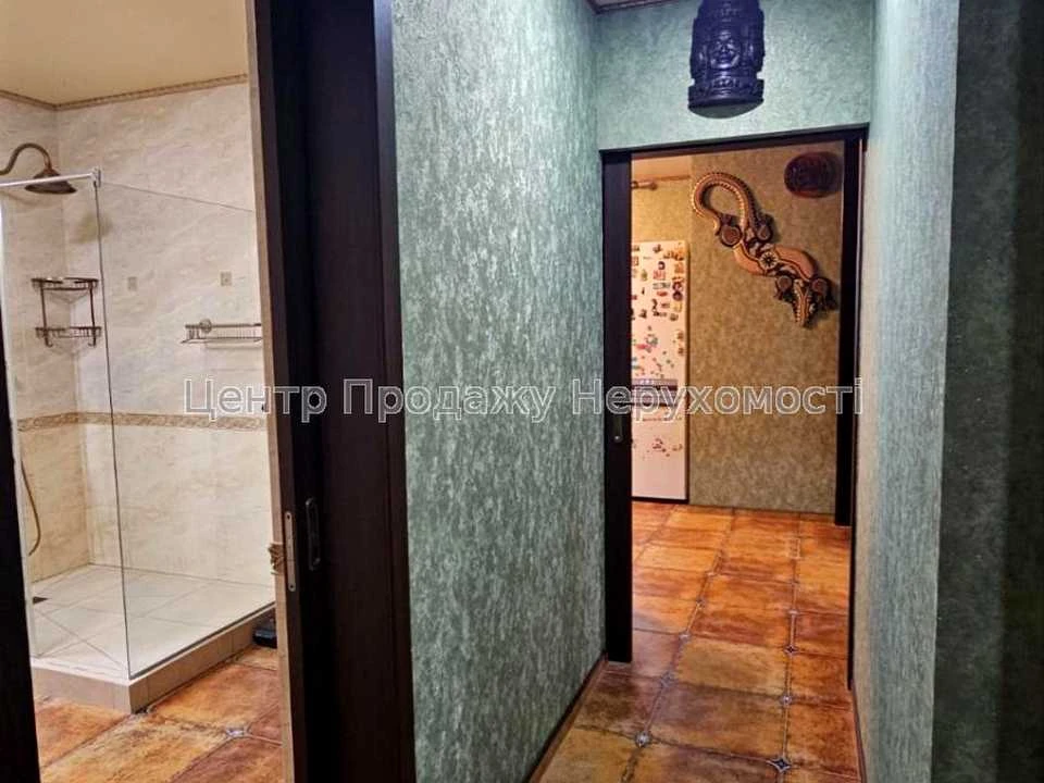 Apartment. Kharkiv, Peremohy Avenue.
