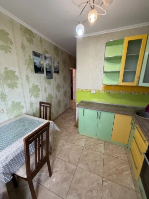 Продам 2к квартиру Героїв Крут, початок