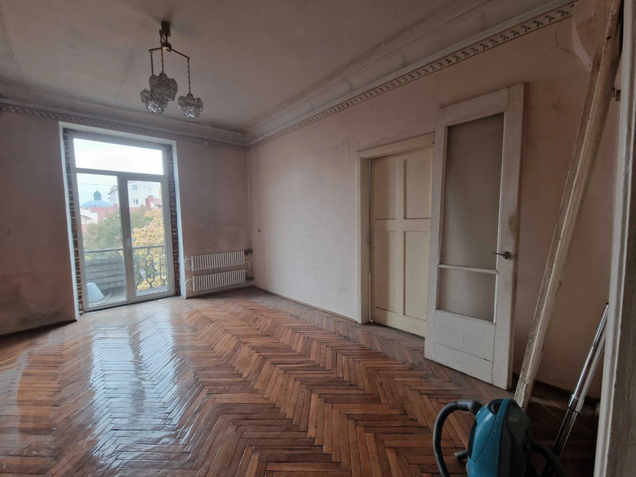 Продаємо 3к.кв в самому центрі міста по вул.Руська