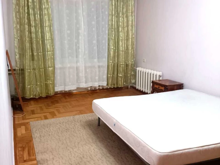 Квартира. Київ, Старонаводницька вул.