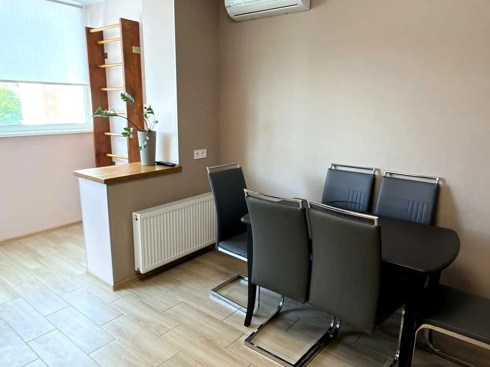 Apartment. Kharkiv, Heroiv Kharkova Ave. (Moskovskiy)