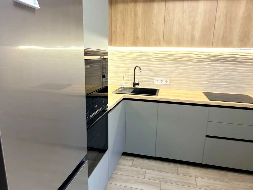Apartment. Kharkiv, Heroiv Kharkova Ave. (Moskovskiy)