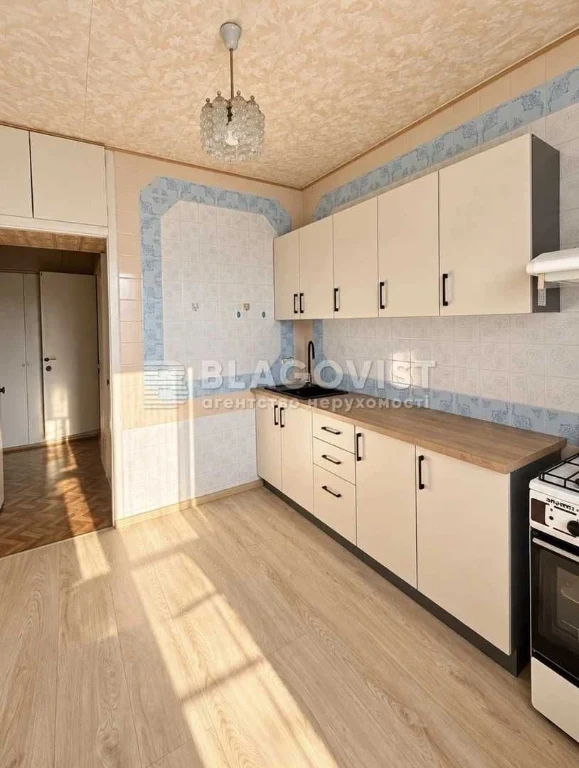 Продаж 2-к квартири Калиновського Кастуся (Астраханська), 25