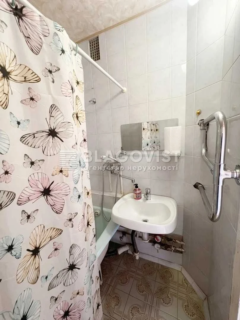 Продаж 2-к квартири Калиновського Кастуся (Астраханська), 25