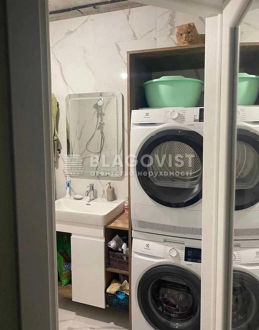 Продаж 2-кімнатної квартири, вул. Анни Ахматової, 22,ст м По