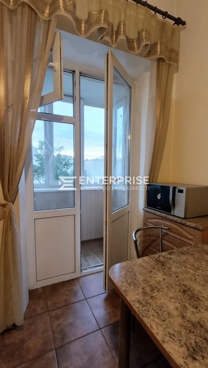 Продаж 2к квартири  вул. Ак. Ромоданова, Татарка Шевченківсь