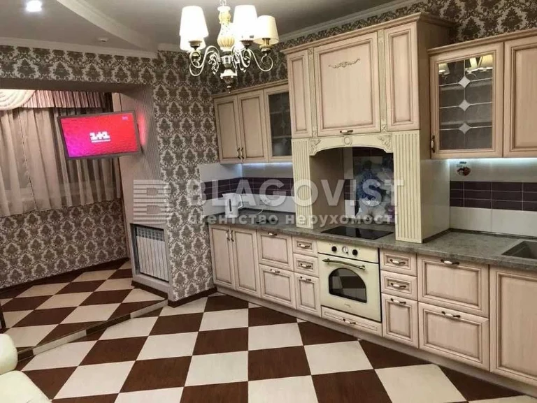 Продаж 1-кімнатної квартири, вул. Академіка Булаховського, 5