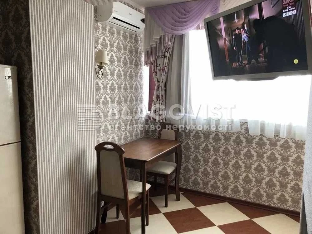 Продаж 1-кімнатної квартири, вул. Академіка Булаховського, 5