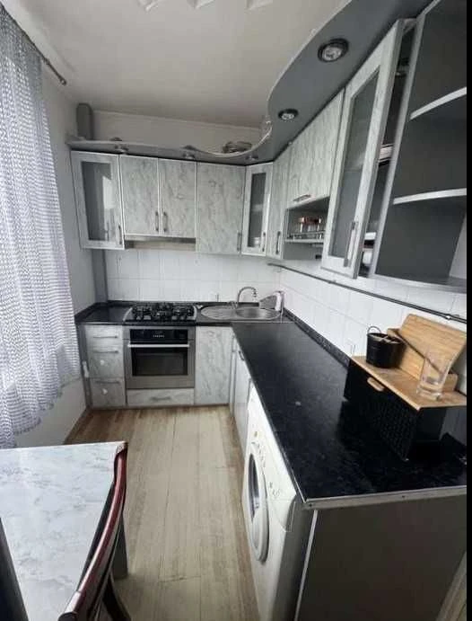 Продам 3 комнатную квартиру 63м2 Салтовка  ,отличный ремонт