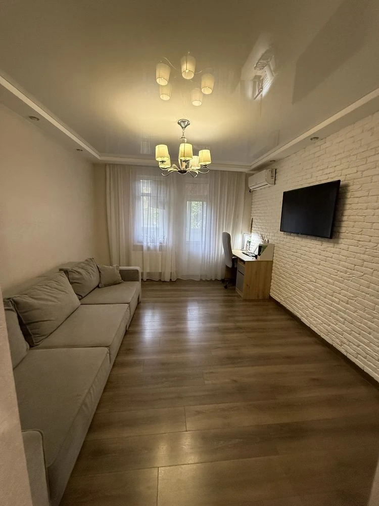 Продам 2к квартиру центр Кам’янське