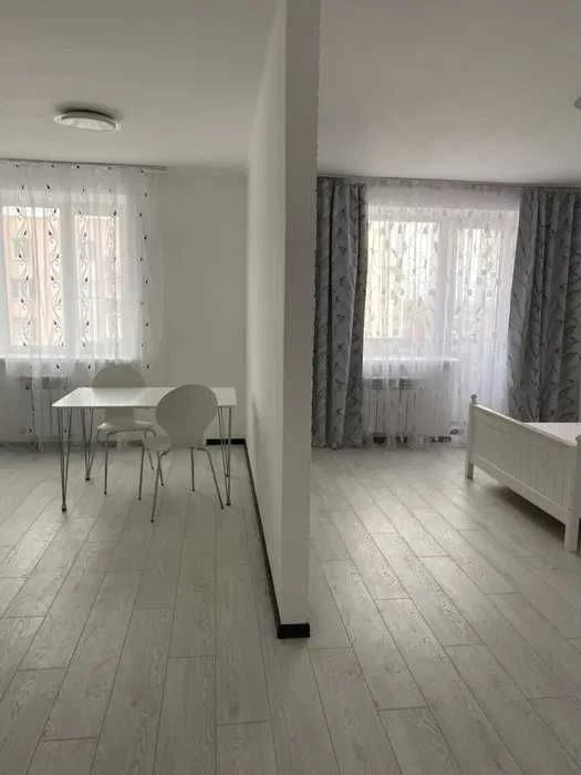 продаж 1 кімнатної квартири, Центр .вул. Нова 31