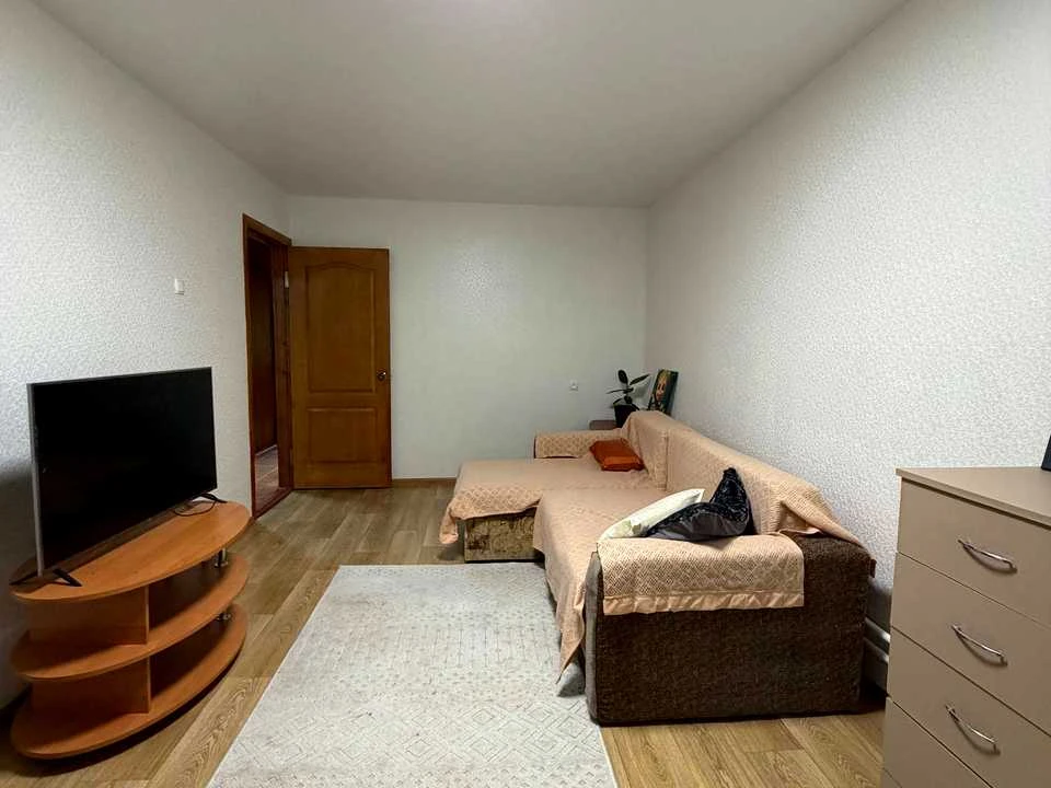 Apartment. Kharkiv, Traktorostudivnyky Ave.