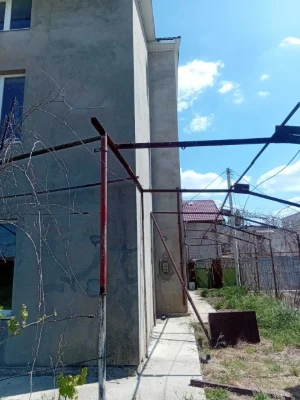 Продам новый дом в самом центре идеально подойдёт под гостин