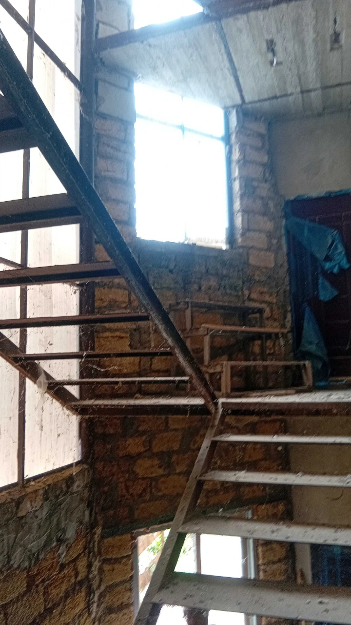 Продам новый дом в самом центре идеально подойдёт под гостин