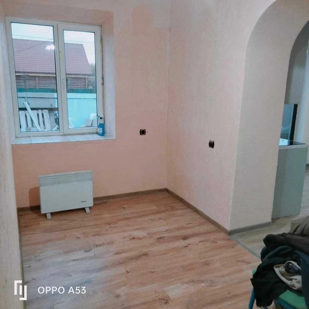 Продам часть дома с своим двориком в самом центре Беляевки