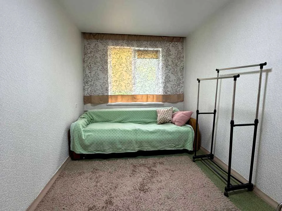 Apartment. Kharkiv, Traktorostudivnyky Ave.