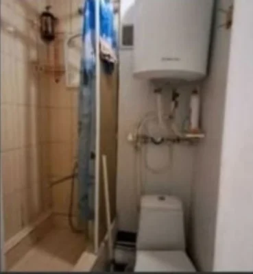 В продаже Комната со своим с/узлом и балконом.