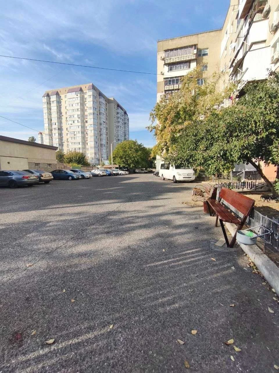 Продам 1-кімнатну квартиру на вул. Бреуса! Цегляний будинок,