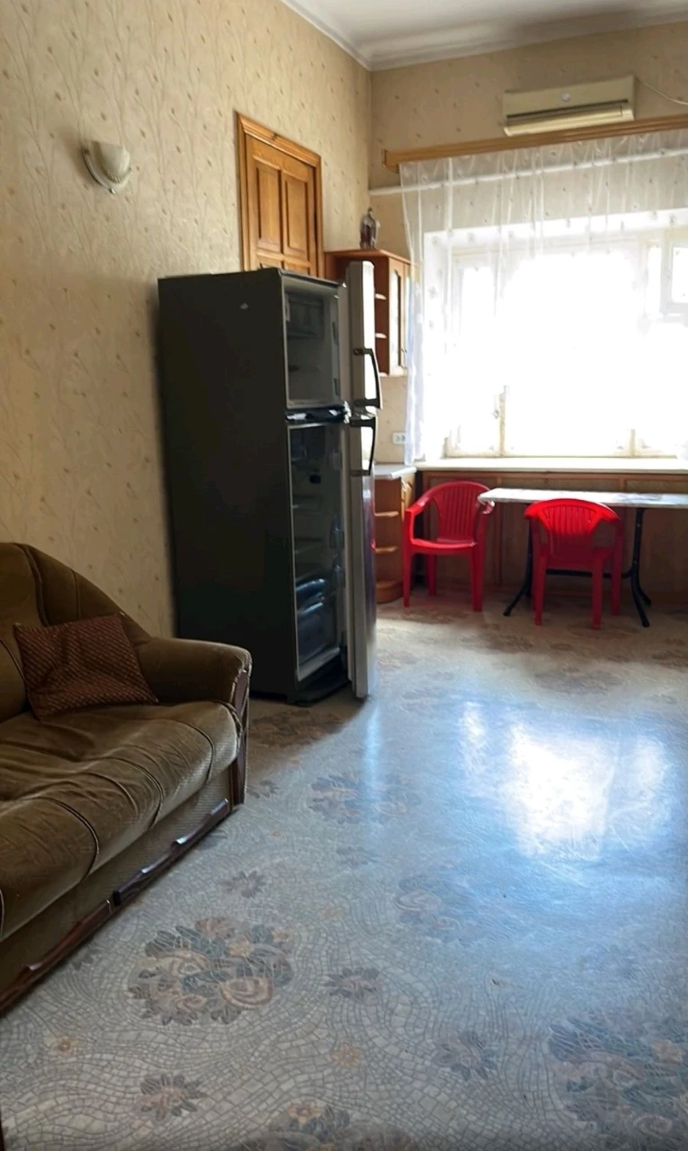 Продам 2-х комнатную на ул.Болгарской