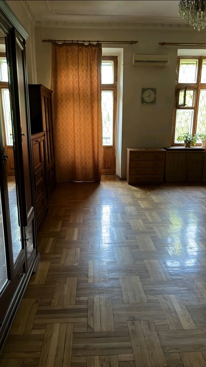 Продам 2-х комнатную на ул.Болгарской