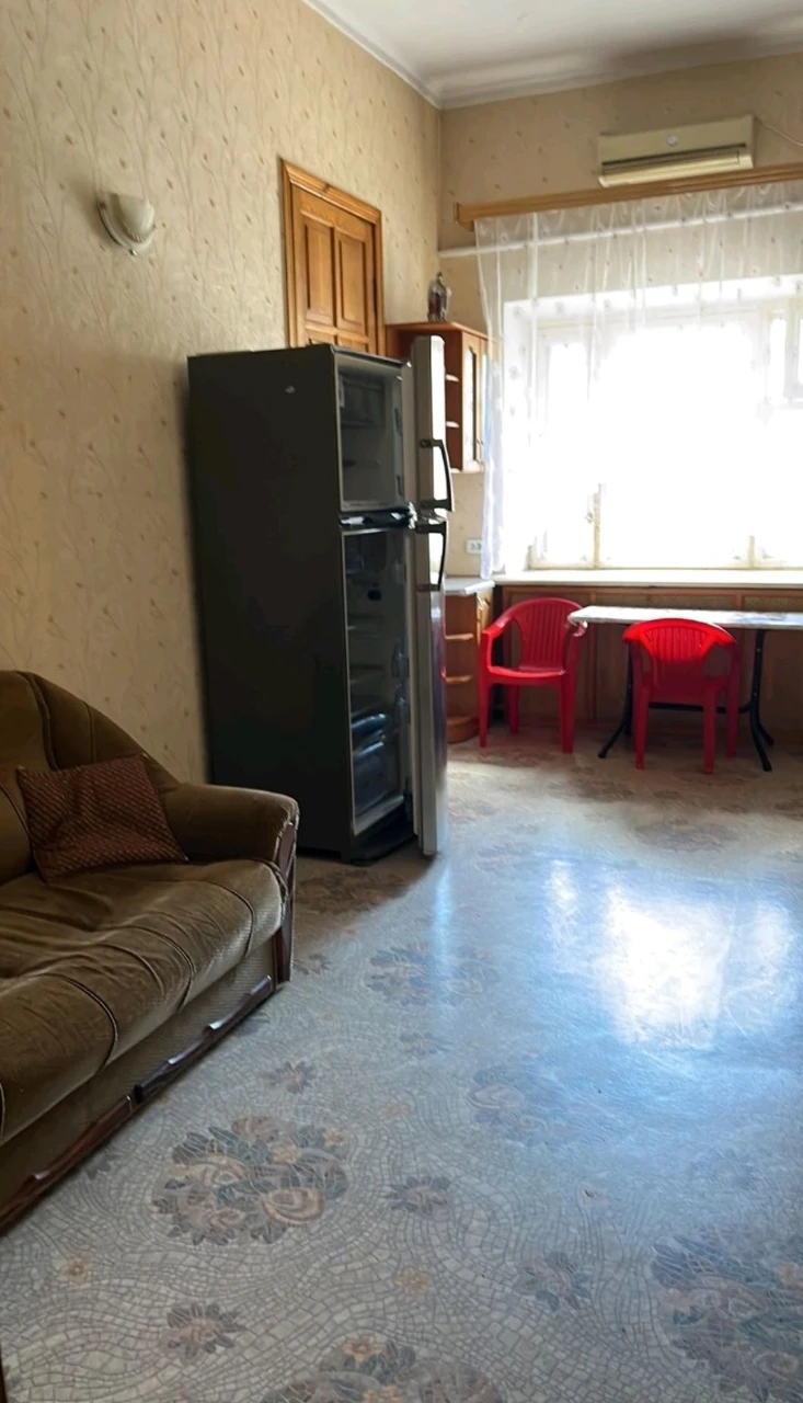 Продам 2-х комнатную на ул.Болгарской