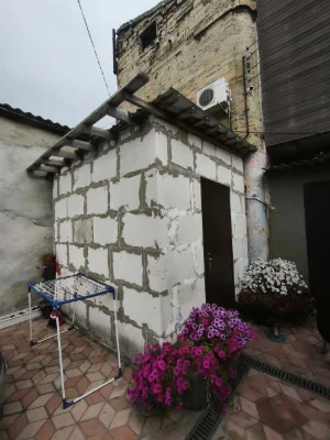 Продам 3-кімнатну квартиру з ремонтом, паркомісцем і власним