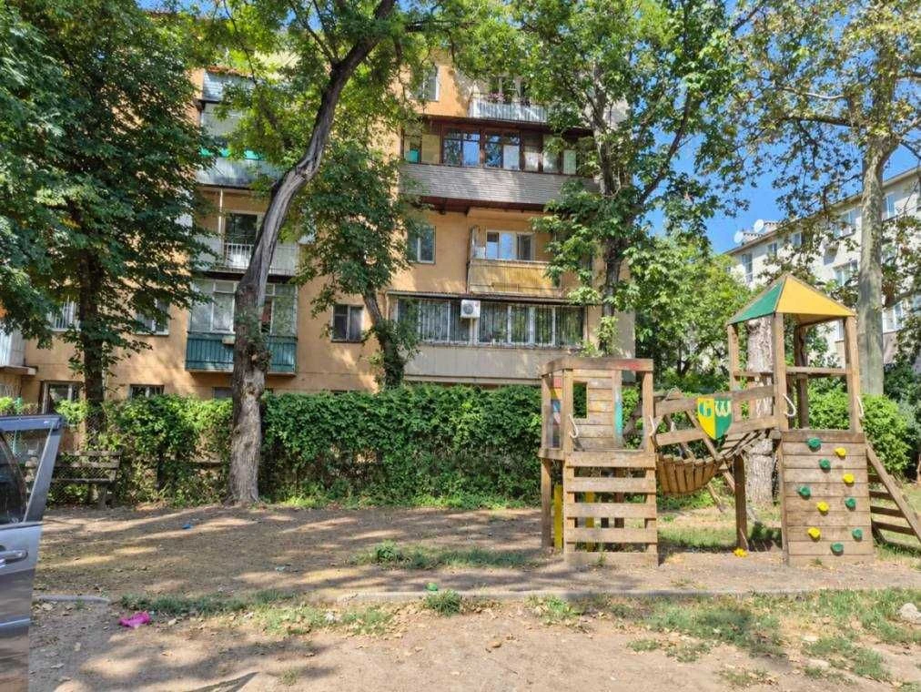 Продам 2-комнатную квартиру на Черёмушках! Удобный этаж и от