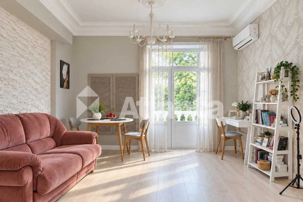 Продам 2-х комнатную квартиру с авторским ремонтом в центре