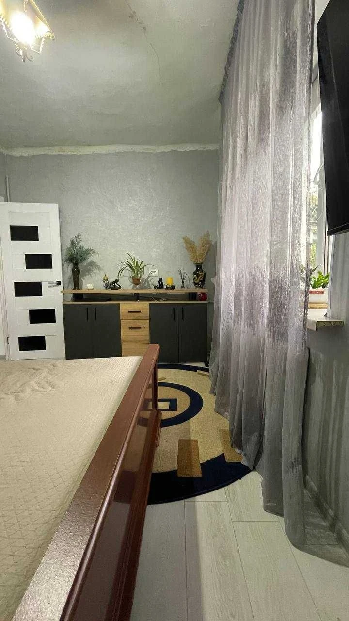 Продам 2-кімнатну квартиру  біля парку Марка Твена,  власний